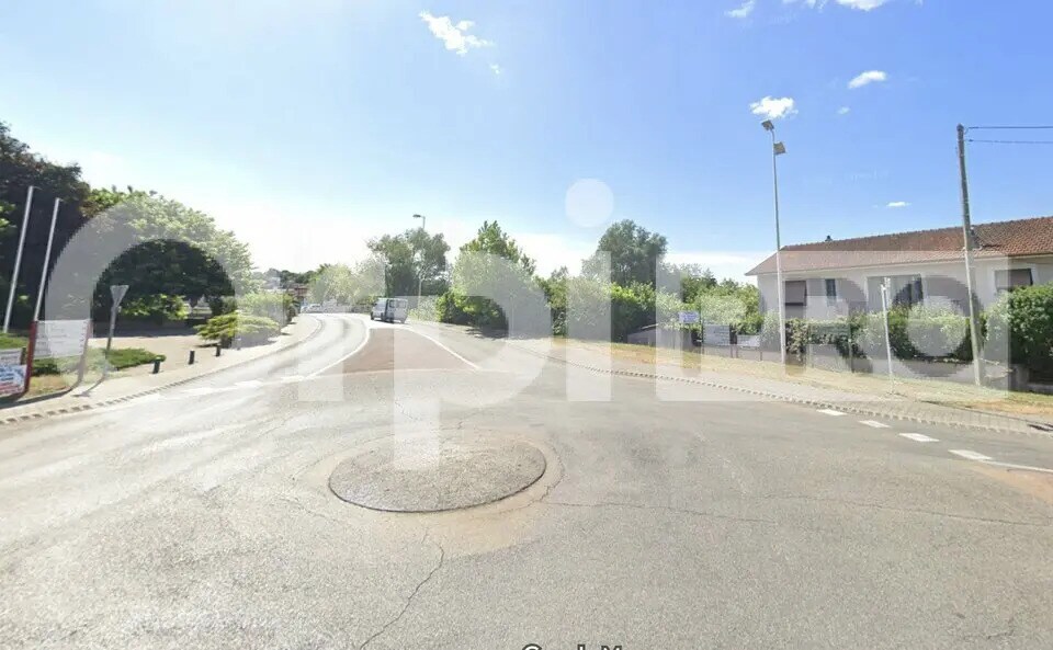 Local commercial dans Salaise-sur-Sanne à louer Photo de l’immeuble– Image 1 sur 6