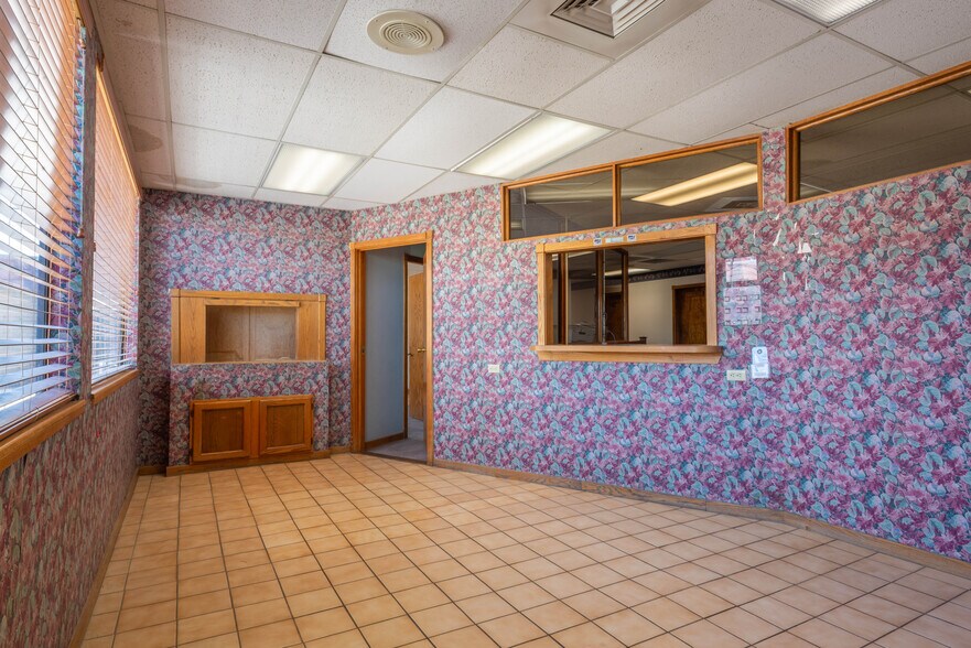 730 E Sahara Ave, Las Vegas, NV à vendre - Photo de l’immeuble – Image 3 sur 5