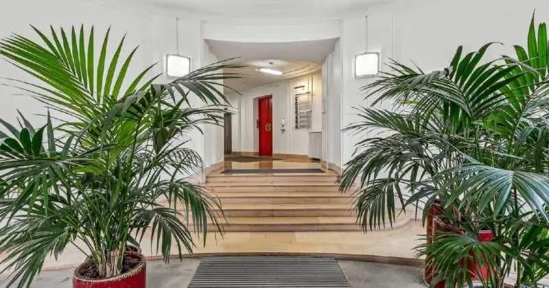 2-4 Rue Lord Byron, Paris à louer - Hall d’entrée – Image 2 sur 3