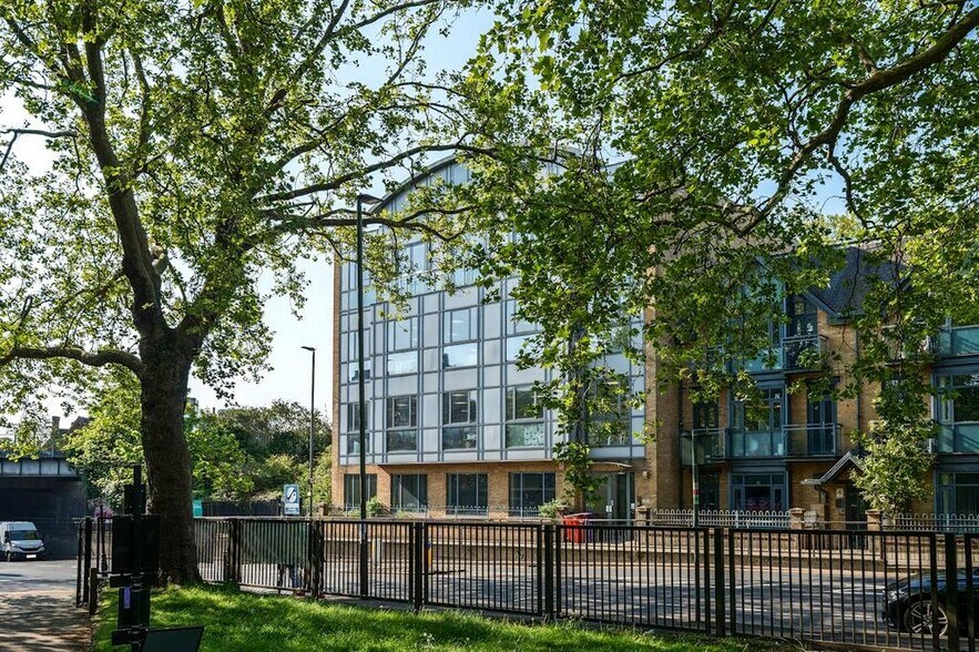 57 Putney Bridge Rd, Londres à vendre - Photo de l’immeuble – Image 2 sur 29