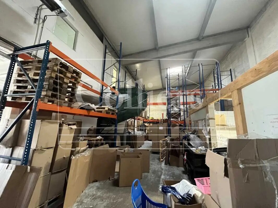 Local d’activités dans Les Pennes-Mirabeau à louer Photo intérieure– Image 1 sur 7