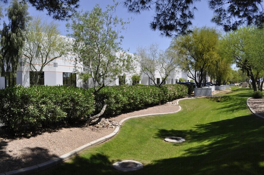 1734 W Williams Dr, Phoenix, AZ à louer - Photo de l’immeuble – Image 3 sur 5