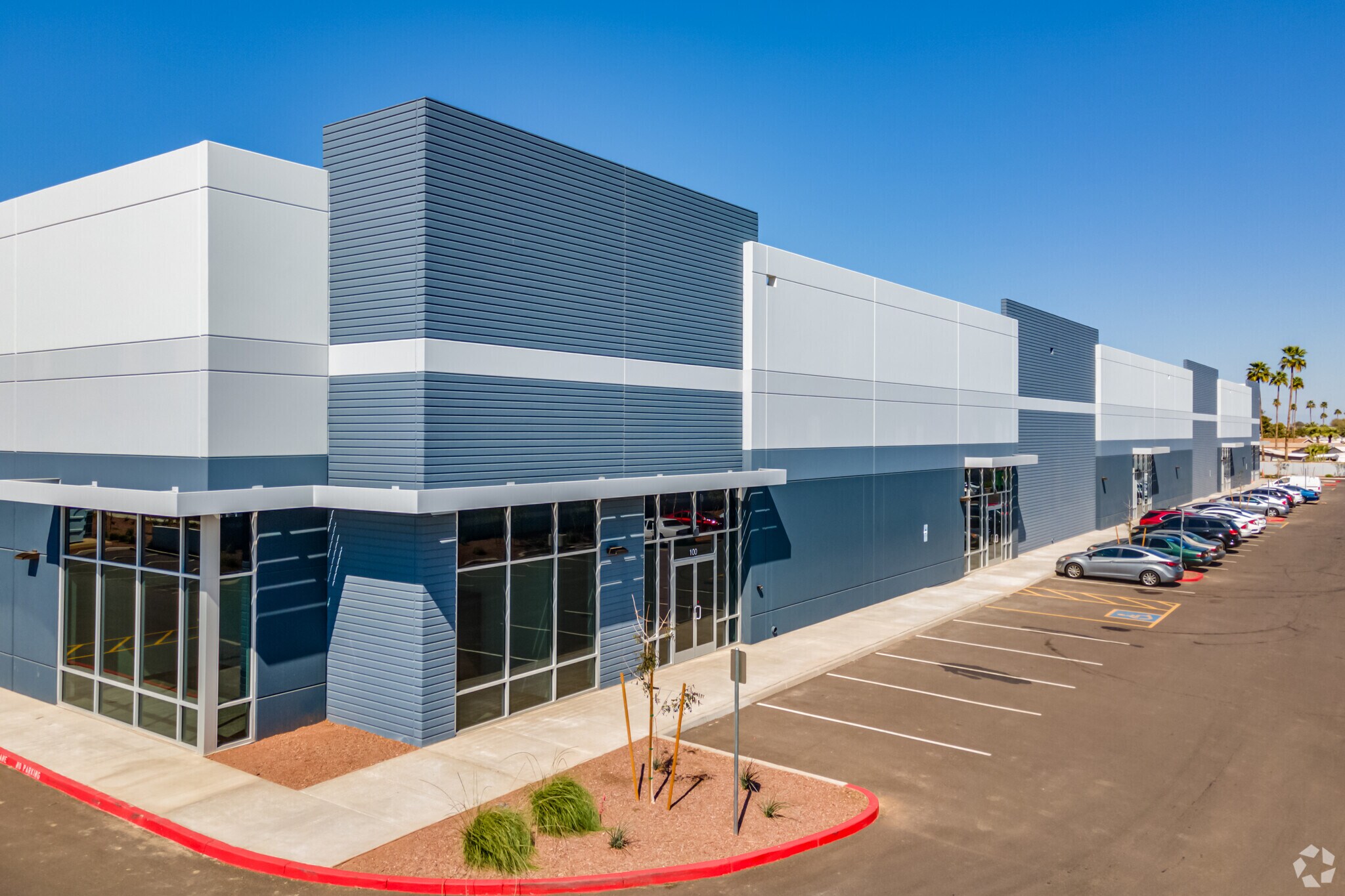 6800 W Van Buren St, Phoenix, AZ à louer Photo principale– Image 1 sur 8