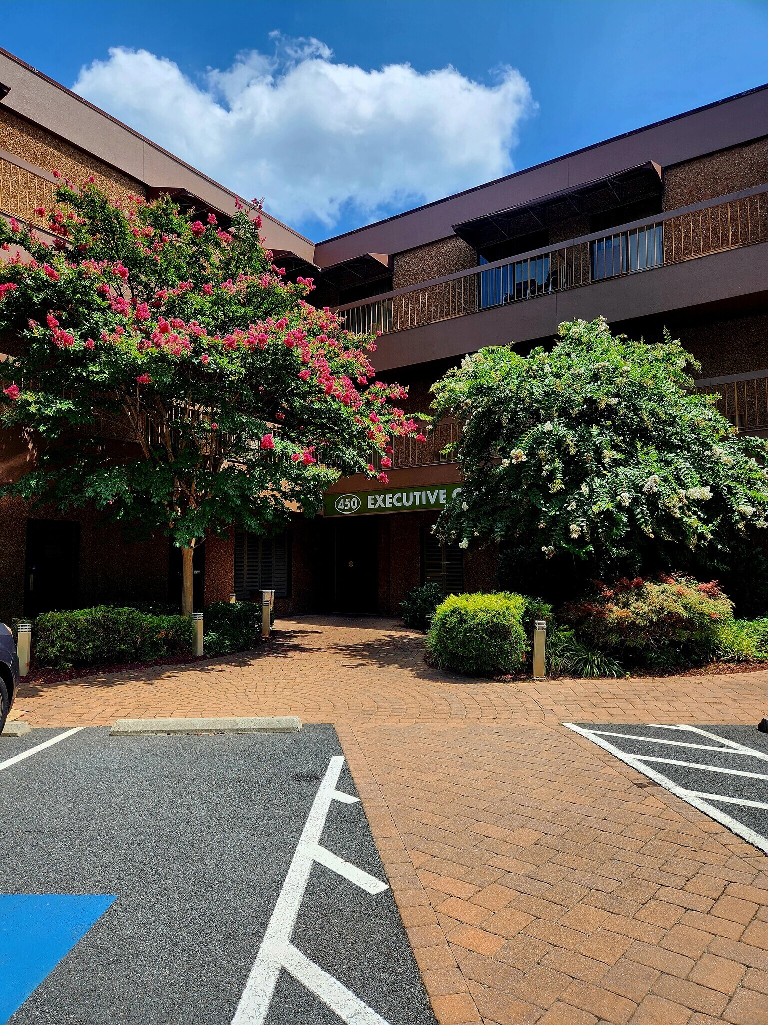 450 Maple Ave E, Vienna, VA à louer Photo intérieure– Image 1 sur 32