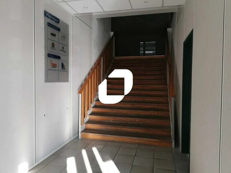 Bureau dans Baillargues à louer - Photo de l’immeuble – Image 3 sur 10