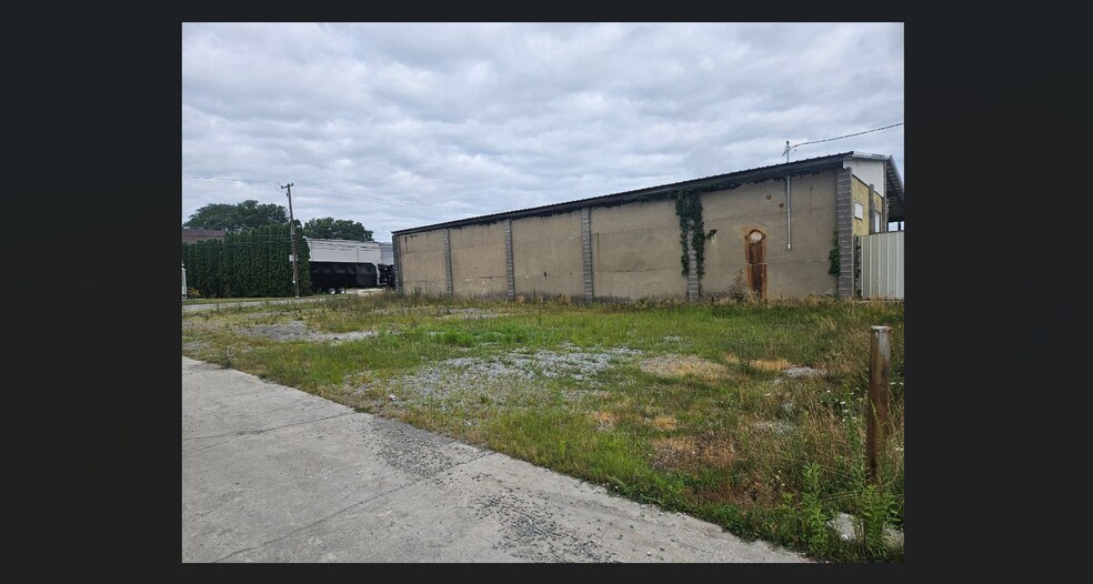 951 S Edgewood Ave, Somerset, PA à louer - Photo de l’immeuble – Image 2 sur 6