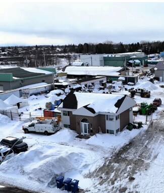 Plus de détails pour 2436 Rue De La Métallurgie, Le Fjord-du-Saguenay, QC - Industriel/Logistique à vendre