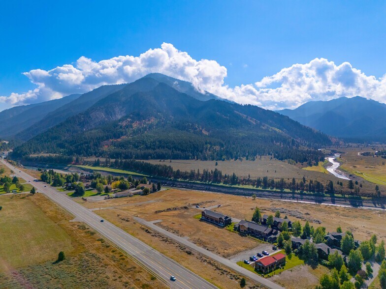 EMERGER AVE, Alpine, WY à vendre - Photo de l’immeuble – Image 3 sur 7