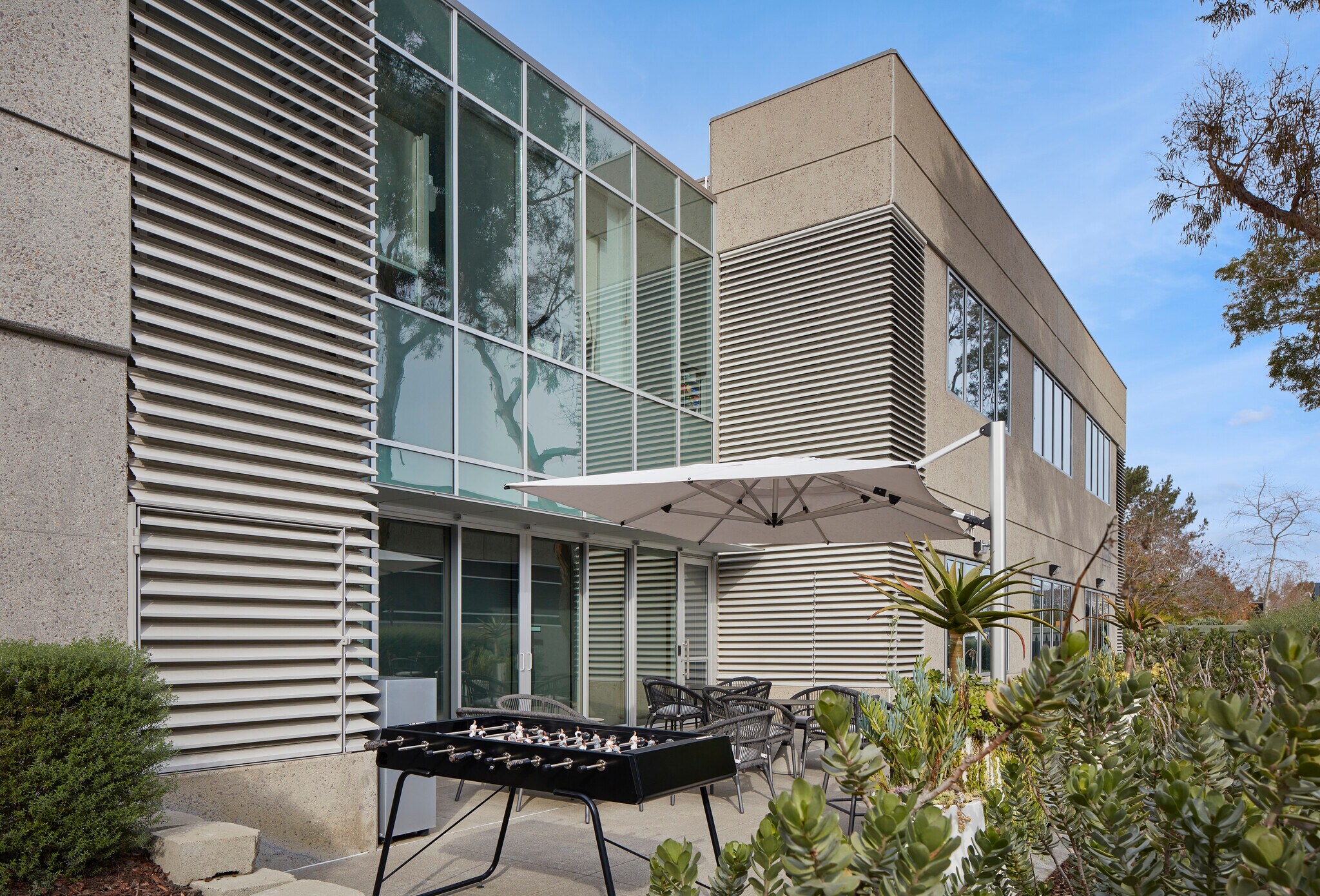 3525 John Hopkins Ct, San Diego, CA à louer Photo de l’immeuble– Image 1 sur 20