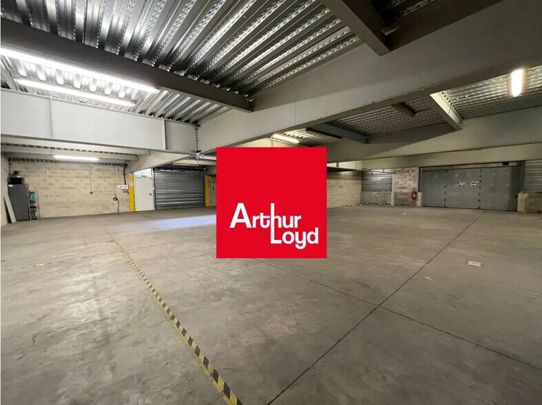 Industriel/Logistique dans Aubagne à louer - Photo de l’immeuble – Image 1 sur 12