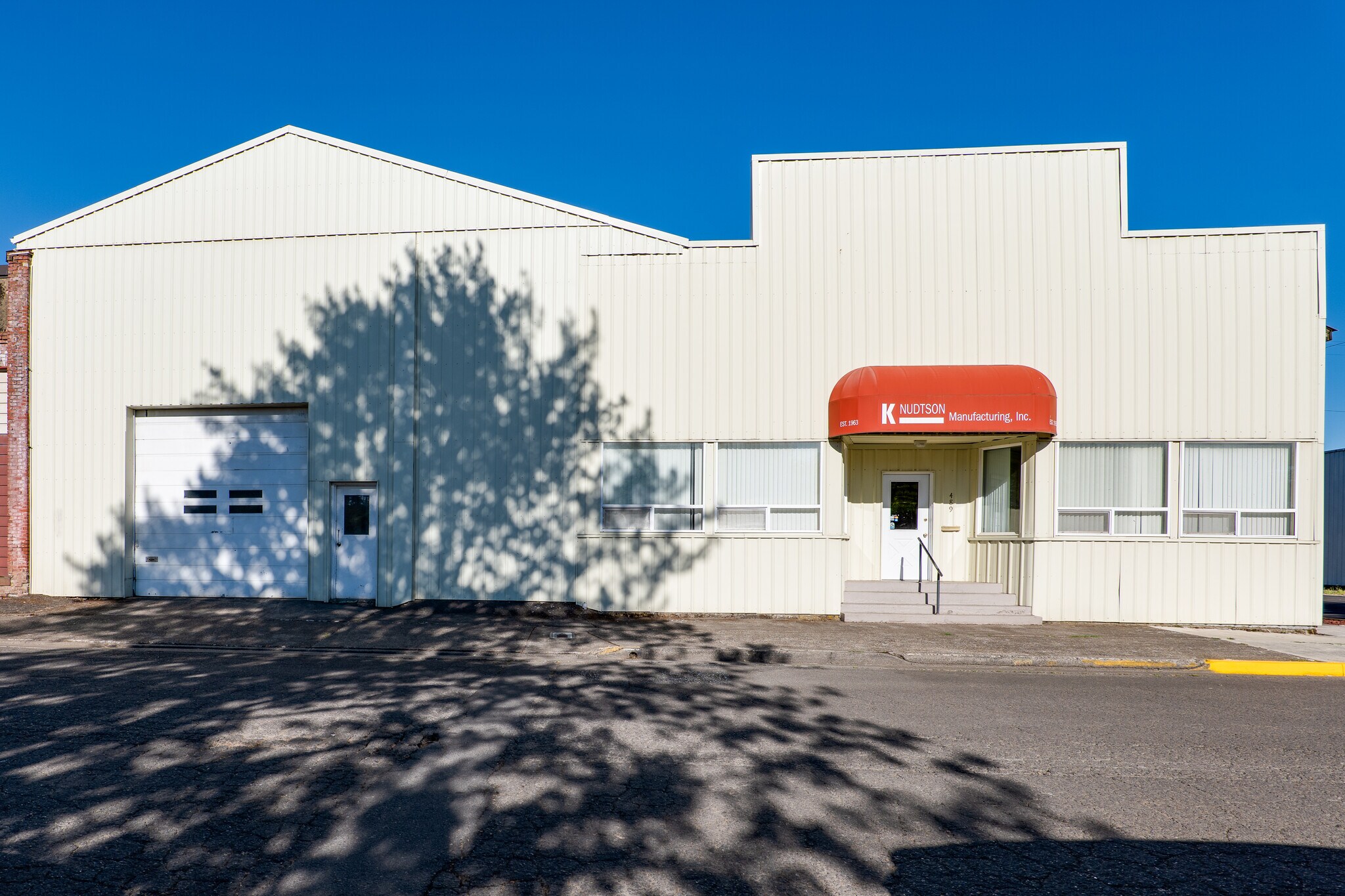 489 Front St, Junction City, OR à vendre Photo de l’immeuble– Image 1 sur 23