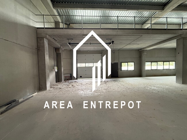 Plus de détails pour Impasse Du Serpolet, La Ciotat - Local d'activités à louer
