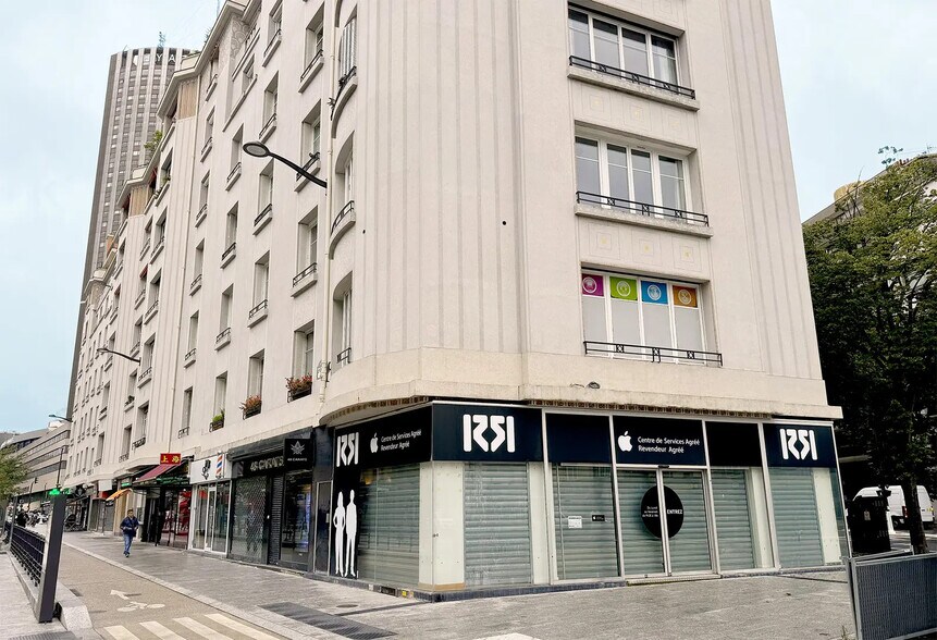 Local commercial dans Paris à vendre - Photo de l’immeuble – Image 1 sur 12