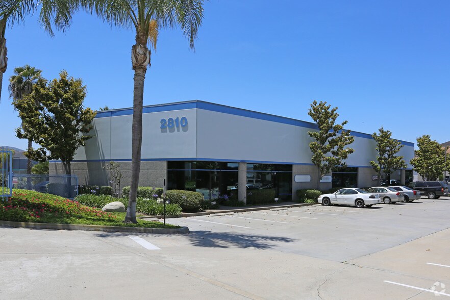2810 Via Orange Way, Spring Valley, CA à louer - Photo de l’immeuble – Image 3 sur 5