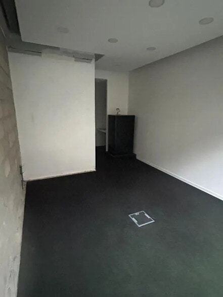 Local commercial dans Paris à louer - Photo intérieure – Image 3 sur 4