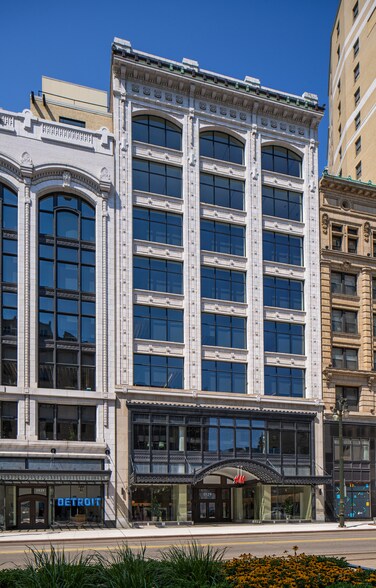 1515-1529 Woodward Ave, Detroit, MI à louer - Photo de l’immeuble – Image 2 sur 4
