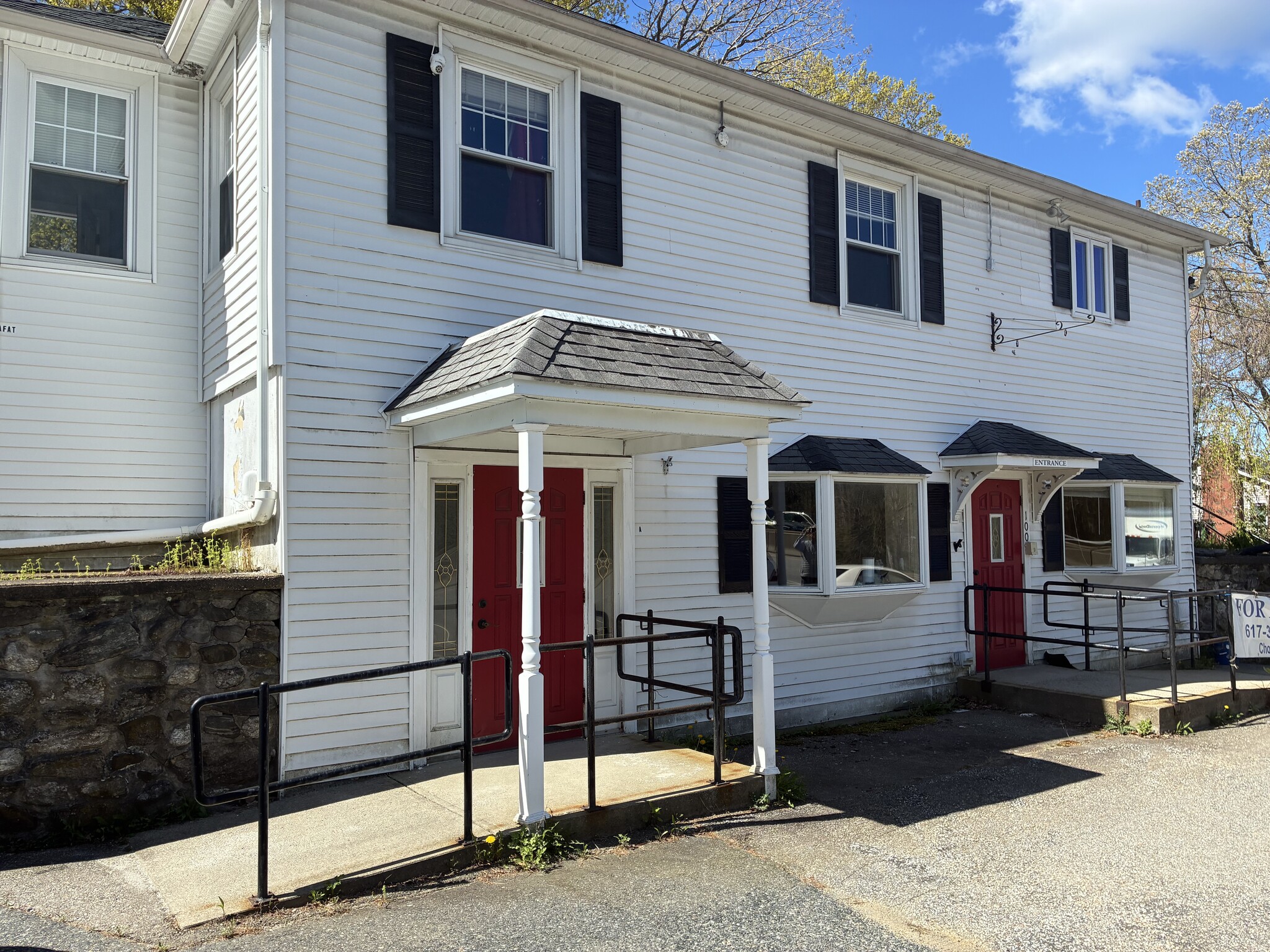 100 Worcester Rd, Charlton, MA à louer Photo principale– Image 1 sur 2