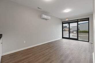 8100 Memorial Pky SW, Huntsville, AL à louer Photo intérieure– Image 2 sur 8