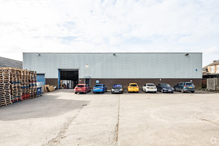 Oldham Rd, Failsworth à louer - Photo principale – Image 1 sur 3