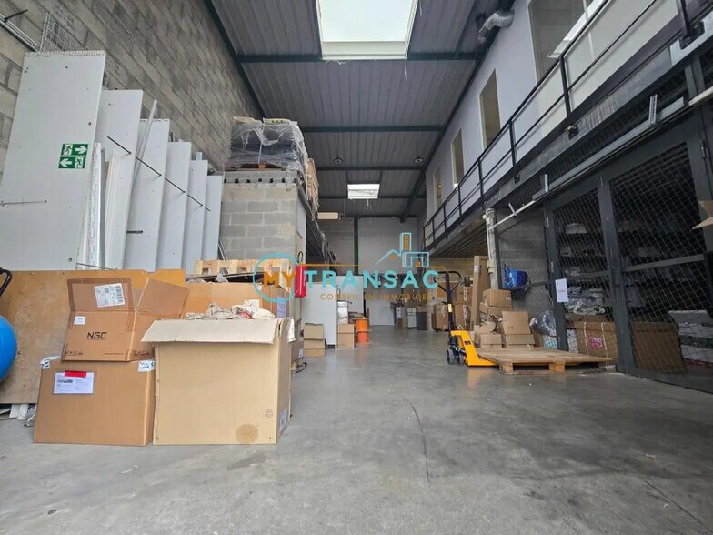 Industriel/Logistique dans Saint-Thibault-des-Vignes à vendre - Photo intérieure – Image 3 sur 17