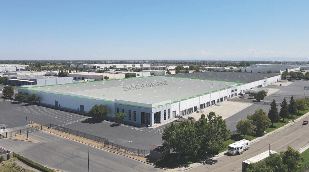 1919 Boeing Way, Stockton, CA à louer - Photo de l’immeuble – Image 2 sur 9