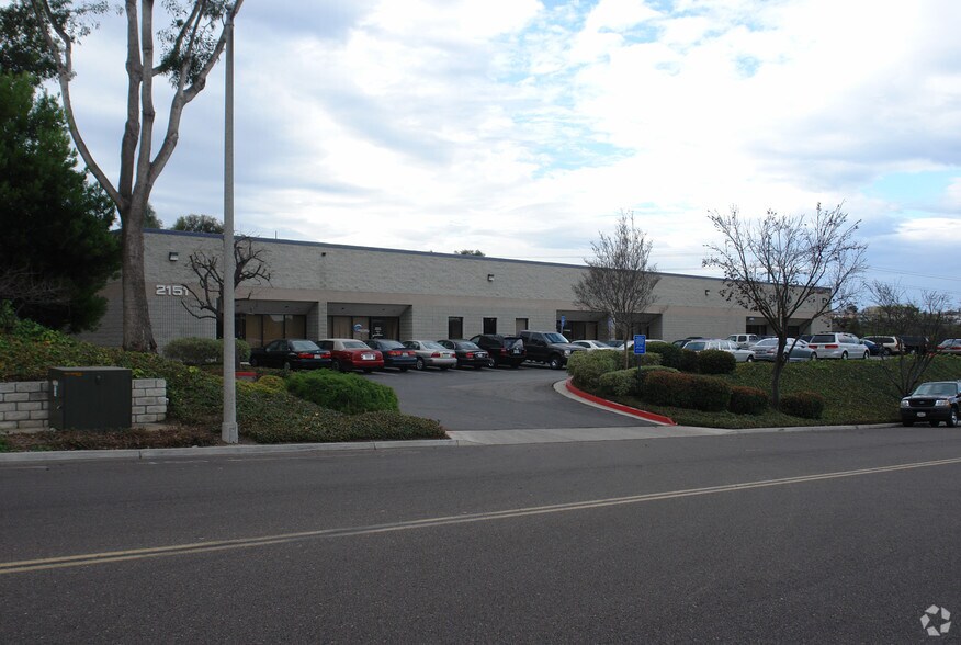 2151 Las Palmas Dr, Carlsbad, CA à louer - Photo de l’immeuble – Image 3 sur 22