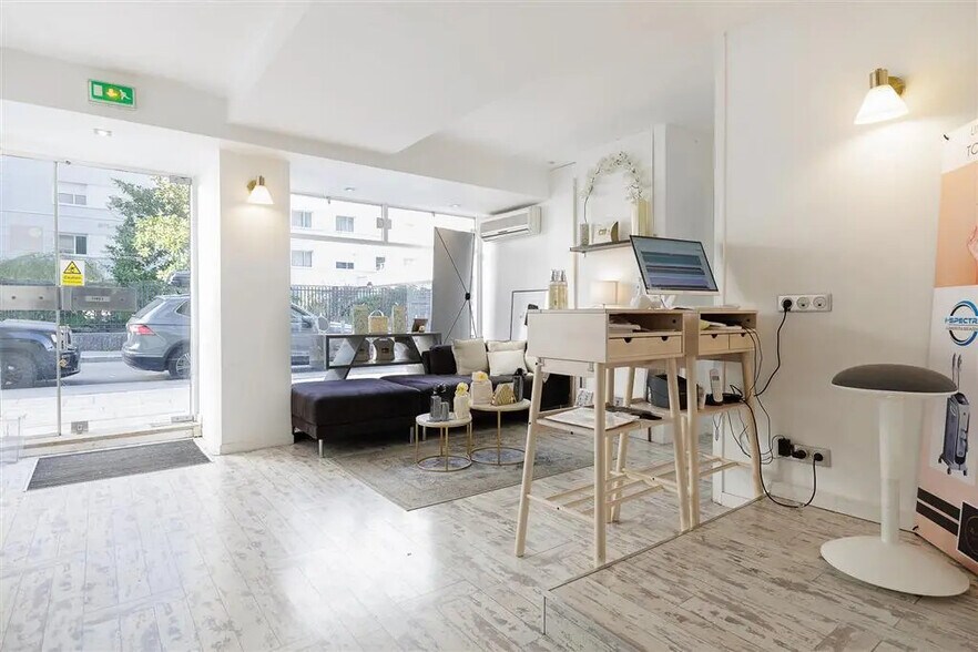 Local commercial dans Paris à louer - Photo de l’immeuble – Image 3 sur 9