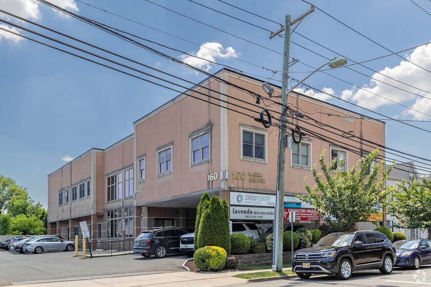 160 Lanza Ave, Garfield, NJ à vendre - Photo principale – Image 1 sur 29