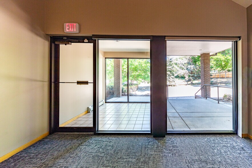 7515 W Yale Ave, Denver, CO à louer - Photo de l’immeuble – Image 3 sur 19