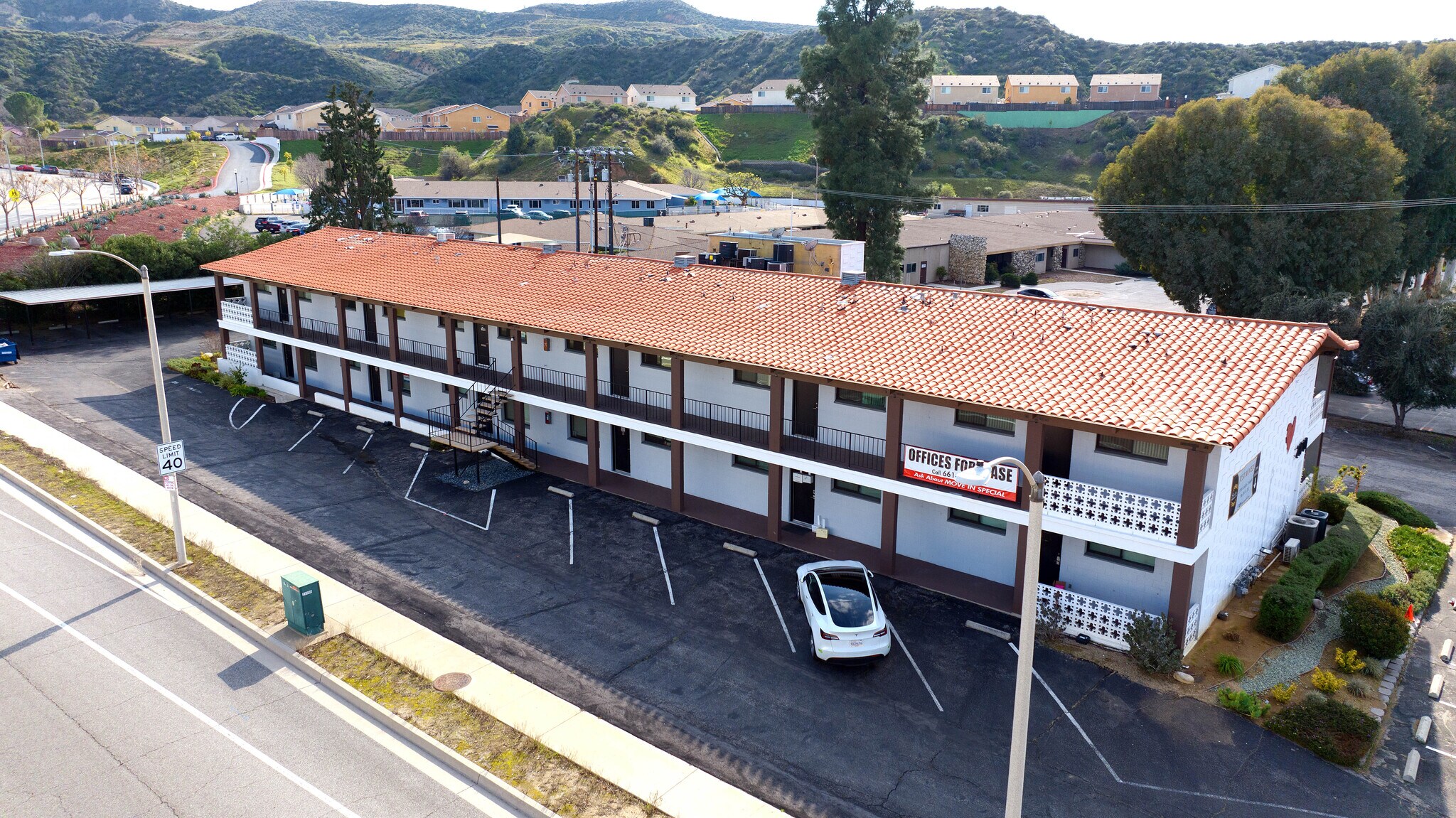 21700 Golden Triangle Rd, Santa Clarita, CA à louer Photo de l’immeuble– Image 1 sur 9