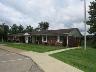 Plus de détails pour 450 Hillcrest Ave, Grove City, PA - Bureau à vendre