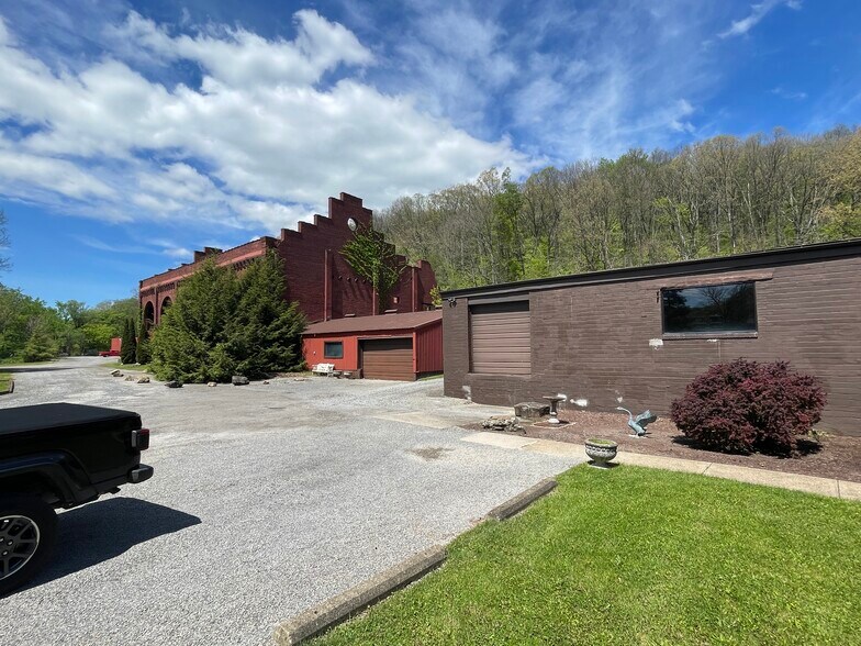 102-103 Hicks Road Rd, Renfrew, PA à vendre - Photo de l’immeuble – Image 3 sur 19