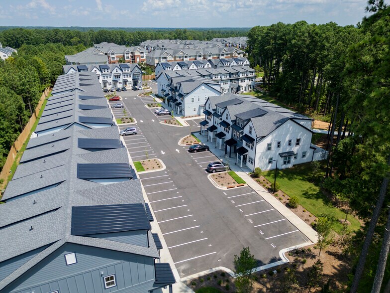 4820 Gossamer Ln, Raleigh, NC à vendre - Photo de l’immeuble – Image 3 sur 12