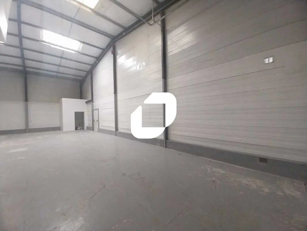 Local d’activités dans Magny-en-Vexin à louer Photo de l’immeuble– Image 1 sur 12