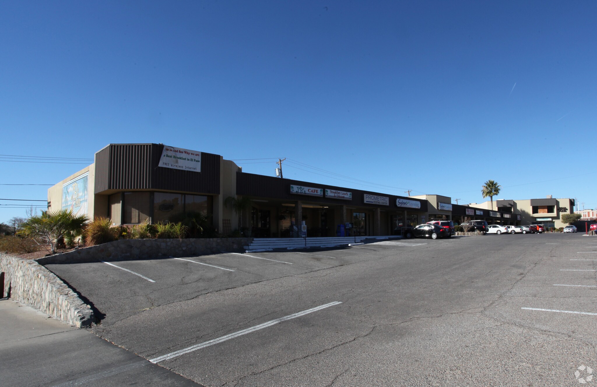 5801-5835 N Mesa St, El Paso, TX à louer Photo principale– Image 1 sur 8
