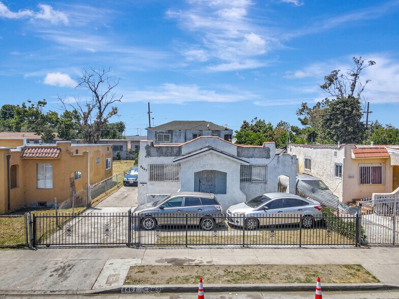 8467 Zamora Ave, Los Angeles, CA à vendre - Photo de l’immeuble – Image 3 sur 10