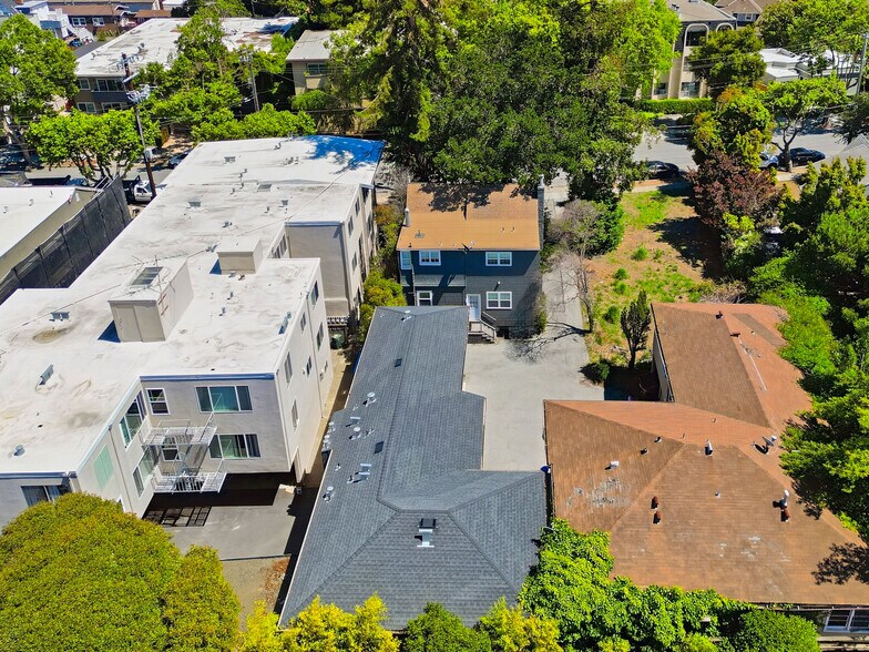 1124 Douglas Ave, Burlingame, CA à vendre - Photo de l’immeuble – Image 2 sur 21