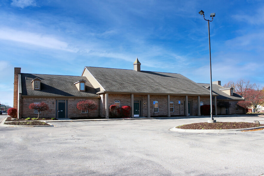 35100-35120 E Michigan Ave, Wayne, MI à louer - Photo de l’immeuble – Image 1 sur 16