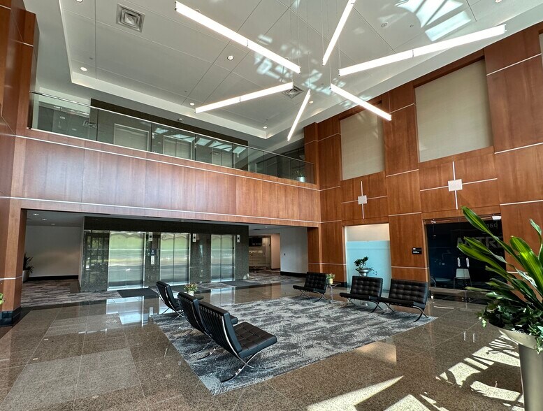 2211 Old Earhart Rd, Ann Arbor, MI à louer - Photo intérieure – Image 2 sur 15