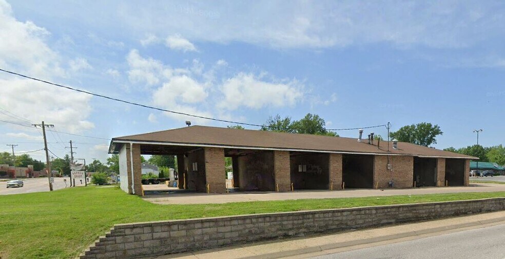 449 S Church St, Saint Peters, MO à vendre - Photo de l’immeuble – Image 3 sur 17