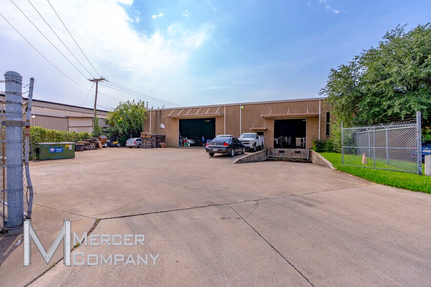 435 West Fork Dr, Arlington, TX à louer - Photo de l’immeuble – Image 2 sur 5