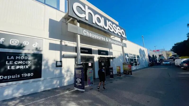Local commercial dans Grasse à louer - Photo de l’immeuble – Image 2 sur 6