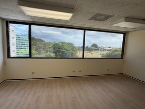 803 Kamehameha Hwy, Pearl City, HI à louer Photo intérieure– Image 2 sur 3