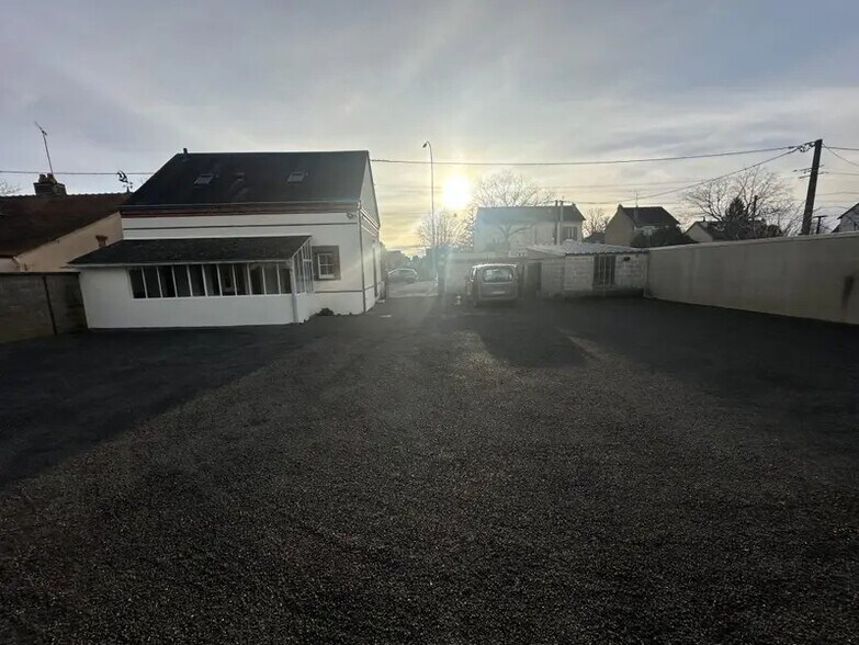 Local commercial dans Luisant à louer - Photo de l’immeuble – Image 3 sur 15