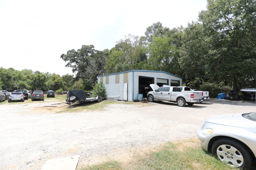 815 E Davis St, Conroe, TX à vendre - Photo de l’immeuble – Image 3 sur 6