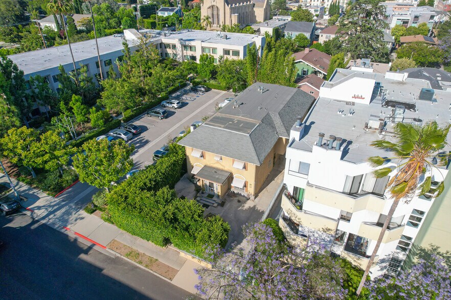 320 Westminster Ave, Los Angeles, CA à vendre - Photo de l’immeuble – Image 1 sur 8