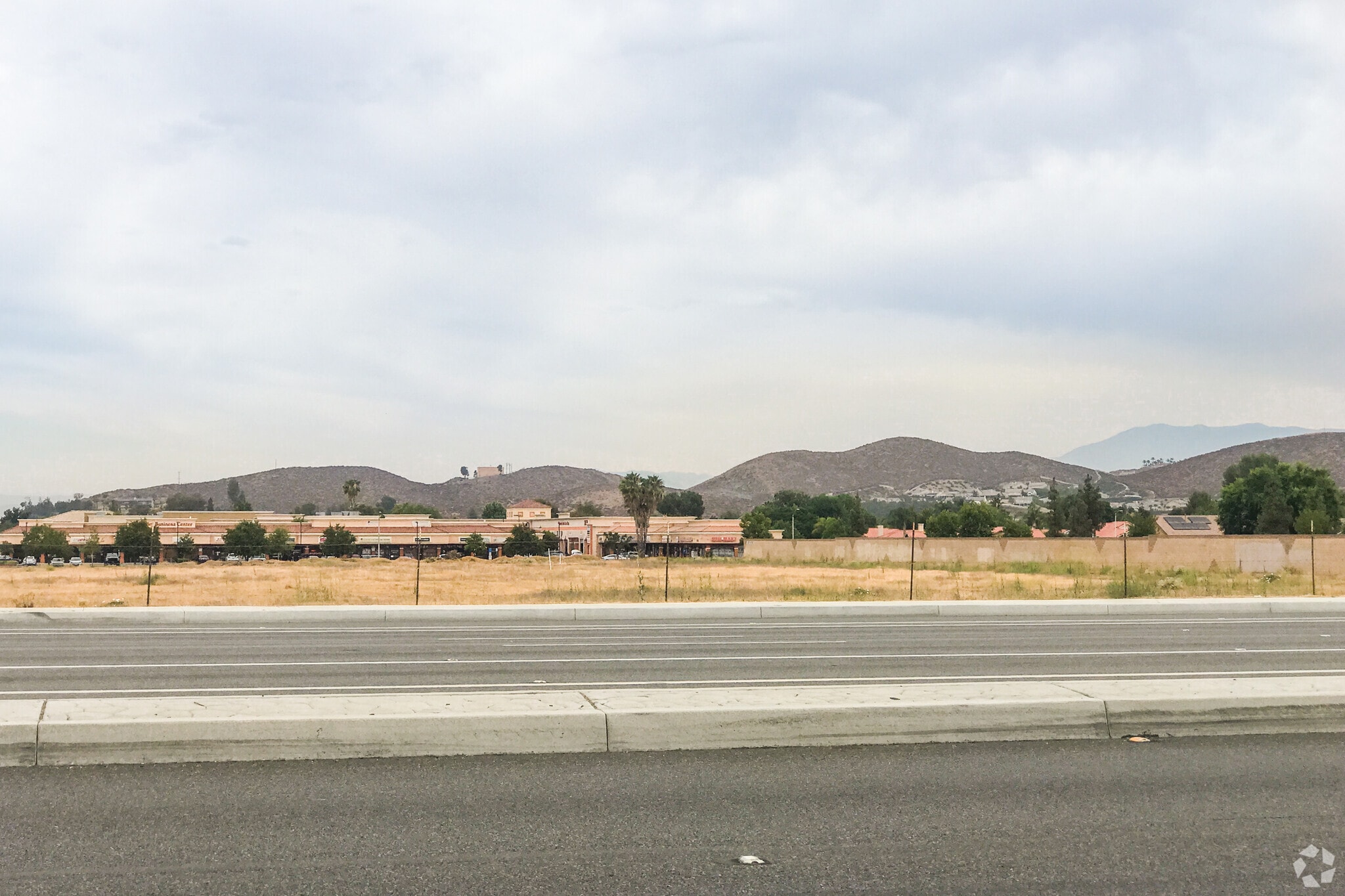 Bradley Rd, Menifee, CA à louer Photo principale– Image 1 sur 3