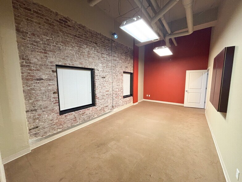 431 S Jefferson Ave, Springfield, MO à louer - Photo de l’immeuble – Image 2 sur 45