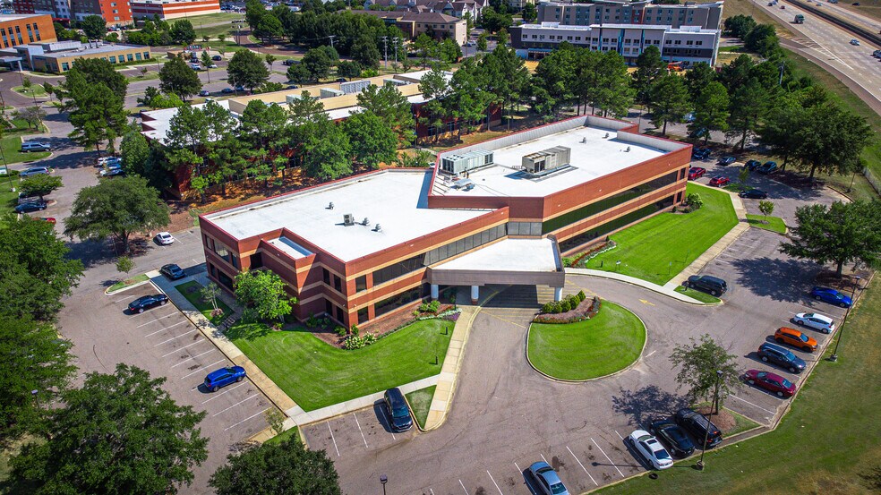 401 Southcrest Cir, Southaven, MS à louer - Photo de l’immeuble – Image 3 sur 16