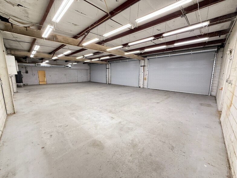 2045 NW 8th Ave, Ocala, FL à louer - Photo de l’immeuble – Image 3 sur 33